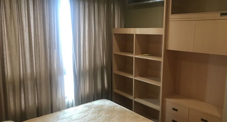 For rent 3 bedrooms condo in Khlong Toei, Bangkok
