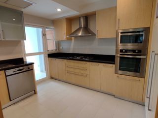 For rent 3 bedrooms apartment in Khlong Toei, Bangkok
