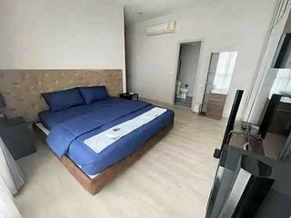 For sale 4 bedrooms condo in Watthana, Bangkok