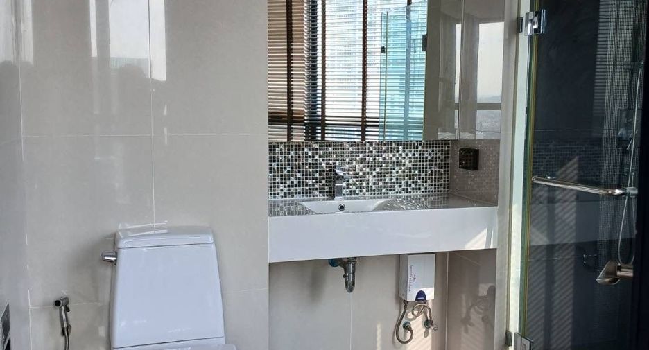 For rent 2 bedrooms condo in Khlong Toei, Bangkok