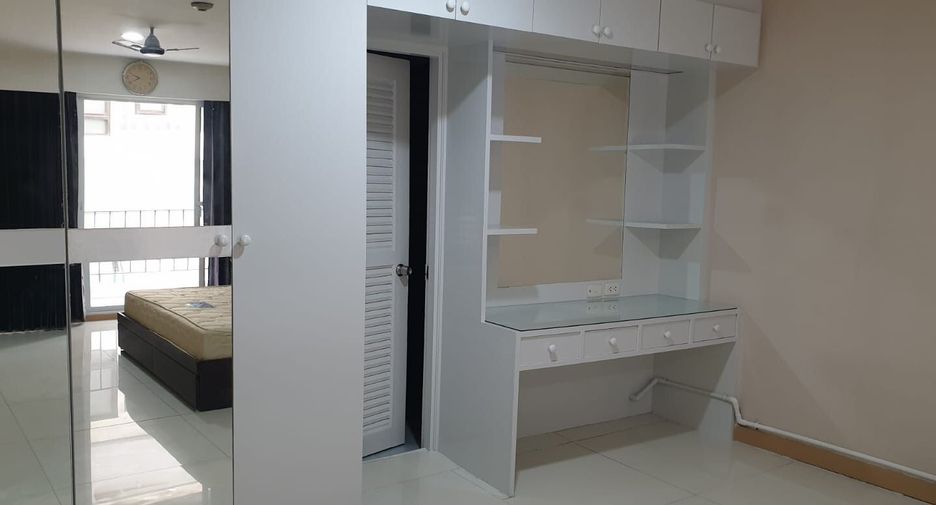 À vendre 2 chambres condo à Watthana, Bangkok