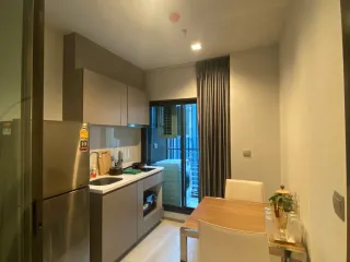 Condo en alquiler de 1 habitaciones en Huai Khwang, Bangkok