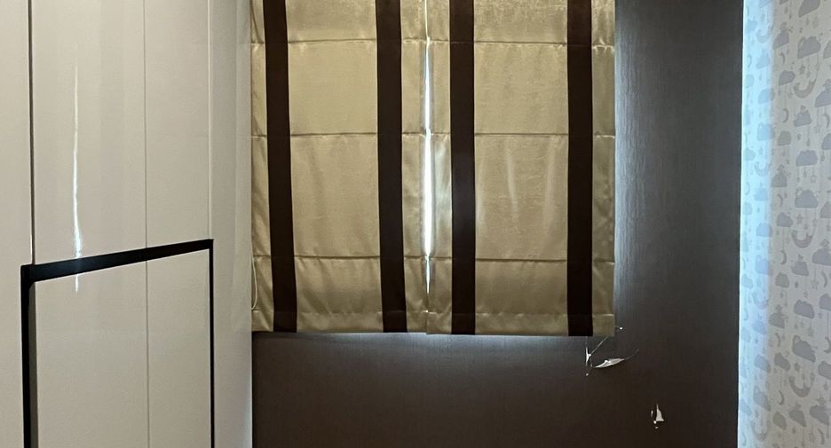 For rent 3 bedrooms townhouse in Phasi Charoen, Bangkok