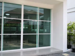 Casa en venta y en alquiler de 4 habitaciones en Min Buri, Bangkok