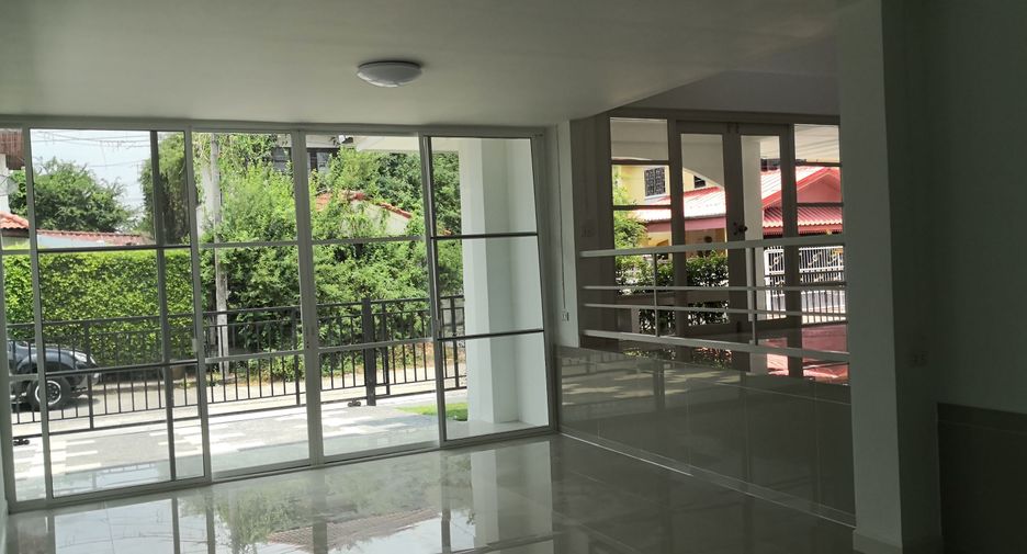 For sale そして for rent 4 ベッドルーム house in Min Buri, Bangkok
