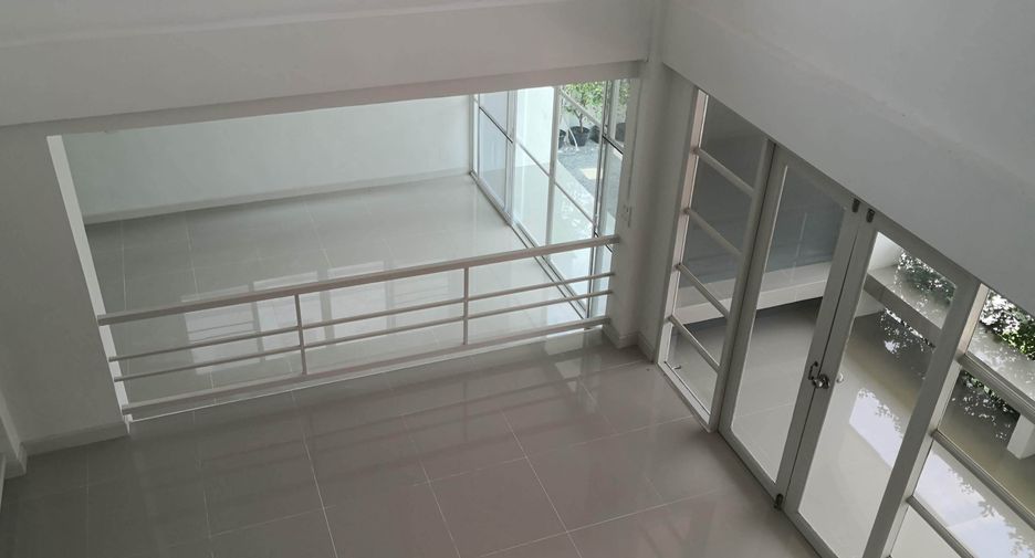 For sale そして for rent 4 ベッドルーム house in Min Buri, Bangkok