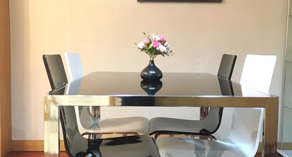 For rent 2 bedrooms condo in Watthana, Bangkok