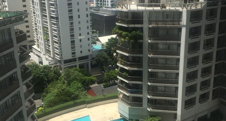 For rent 2 bedrooms condo in Watthana, Bangkok