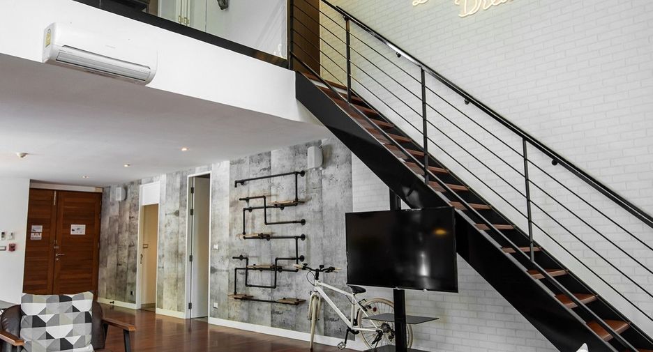 For rent 3 bedrooms condo in Pathum Wan, Bangkok