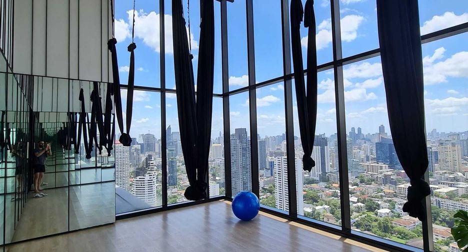 For rent 1 bed condo in Watthana, Bangkok