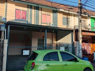 For sale 3 bedrooms townhouse in Mueang Samut Prakan, Samut Prakan