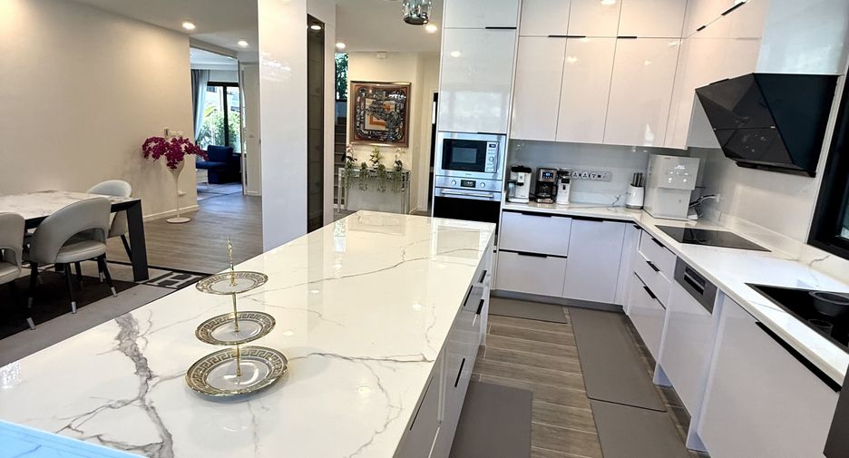 Casa en venta de 5 habitaciones en Mueang Phuket, Phuket