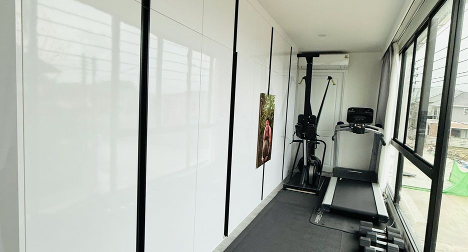 For sale 5 bedrooms house in Mueang Phuket, Phuket