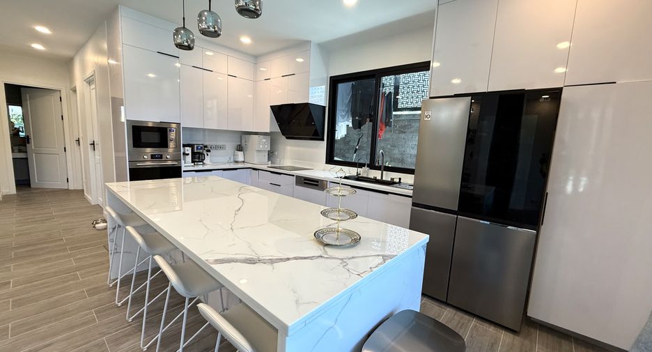 Casa en venta de 5 habitaciones en Mueang Phuket, Phuket