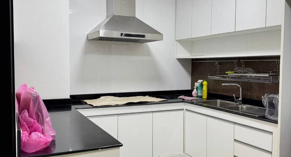 For rent 4 ベッドルーム townhouse in Khan Na Yao, Bangkok