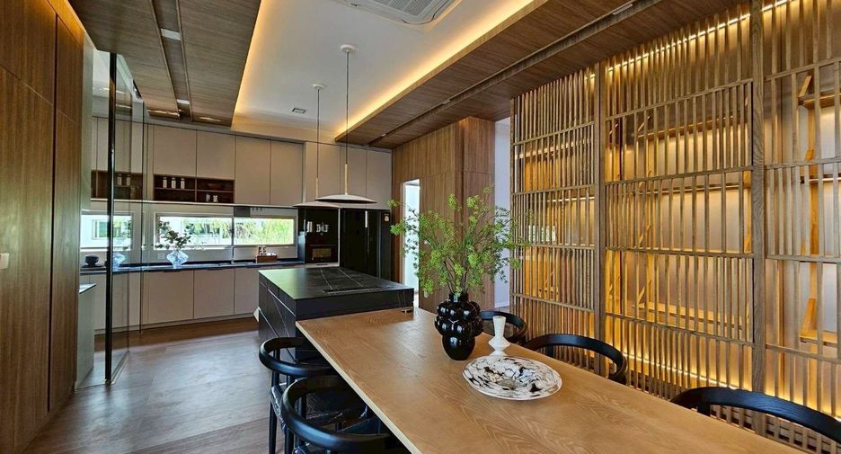 For rent 3 bedrooms house in Saphan Sung, Bangkok