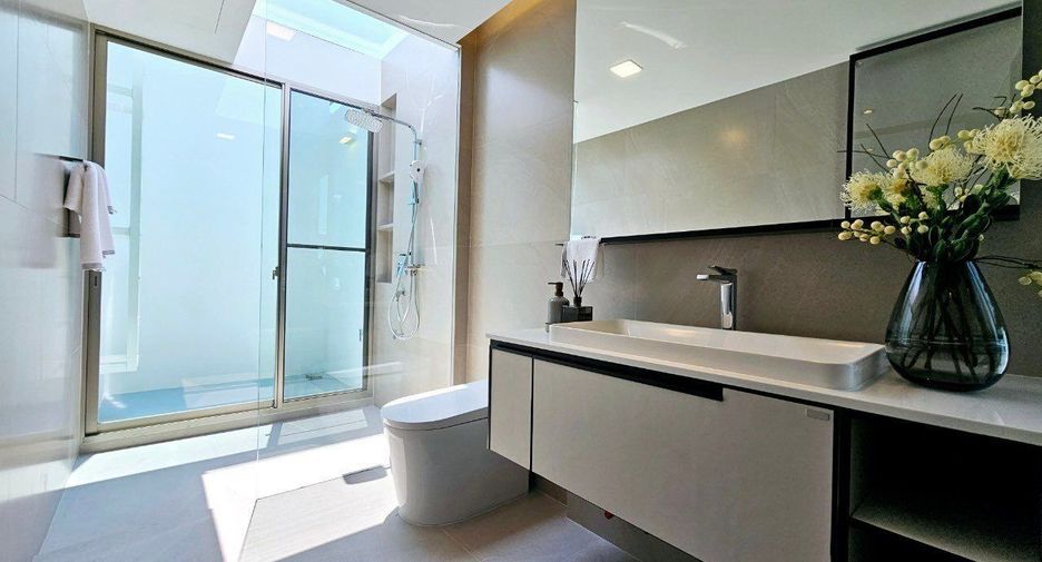 For rent 3 bedrooms house in Saphan Sung, Bangkok