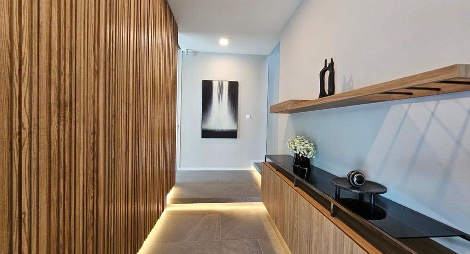 For rent 3 bedrooms house in Saphan Sung, Bangkok