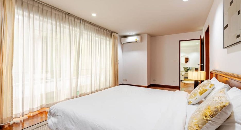 À louer 4 chambres condo à Khlong Toei, Bangkok