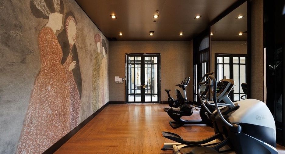 For sale 3 bedrooms condo in Khlong Toei, Bangkok