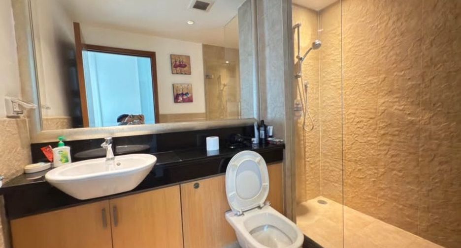 For rent 3 ベッドルーム condo in Sathon, Bangkok