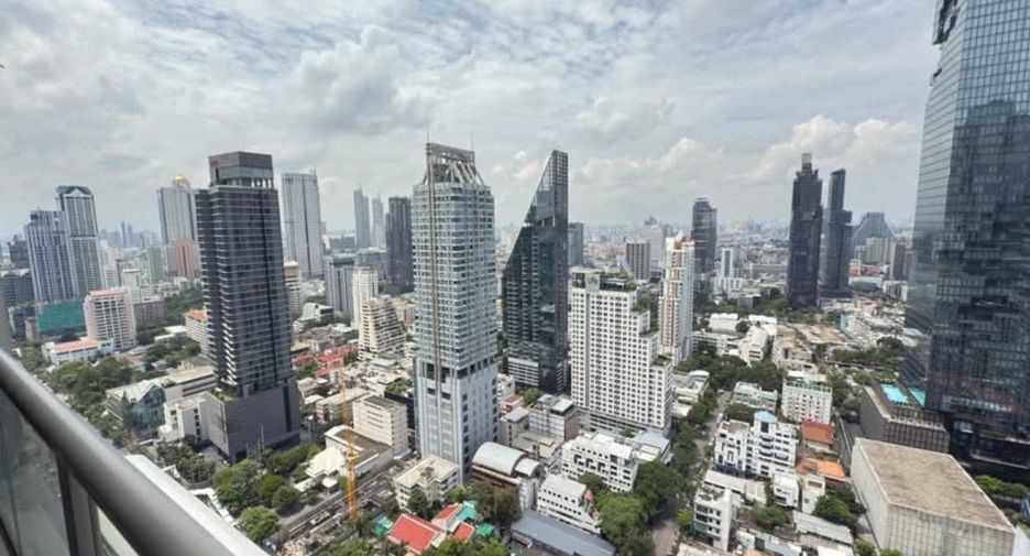 For rent 3 ベッドルーム condo in Sathon, Bangkok