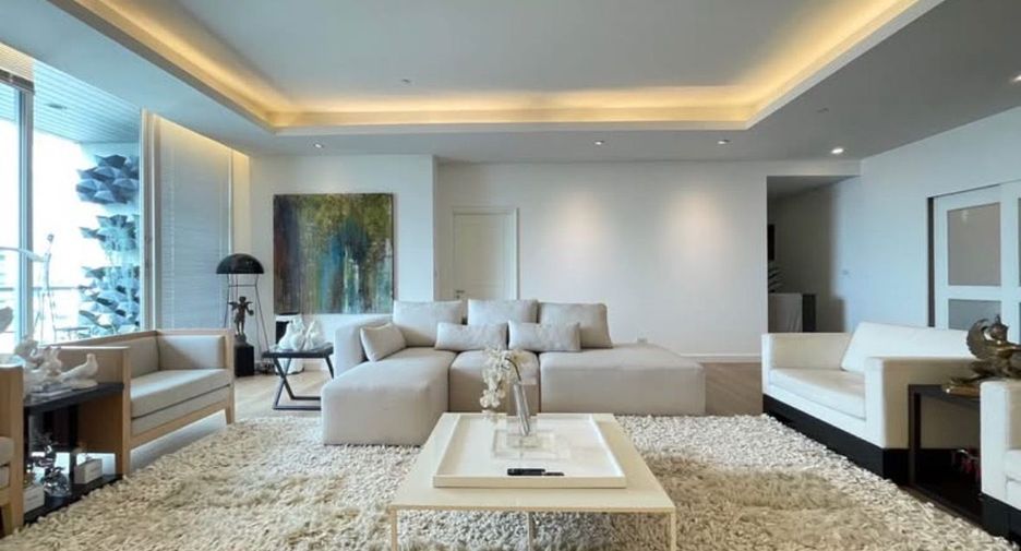 For rent 3 ベッドルーム condo in Sathon, Bangkok