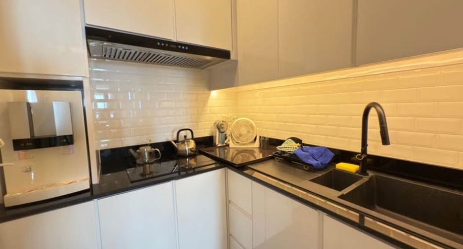 For rent 3 ベッドルーム condo in Sathon, Bangkok