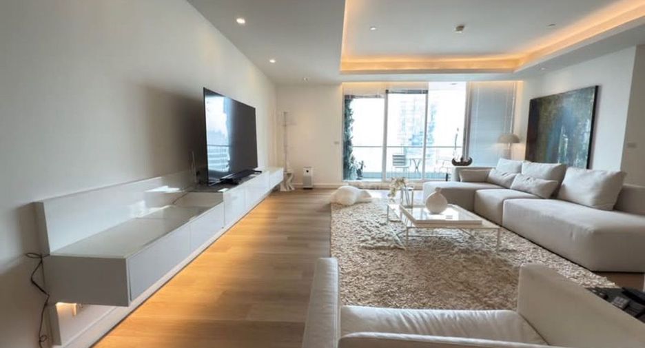 For rent 3 ベッドルーム condo in Sathon, Bangkok