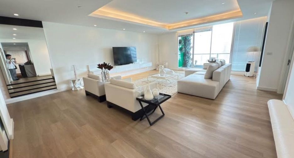 For rent 3 ベッドルーム condo in Sathon, Bangkok