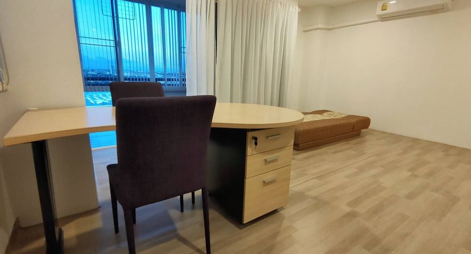 For rent 2 bedrooms condo in Bang Na, Bangkok