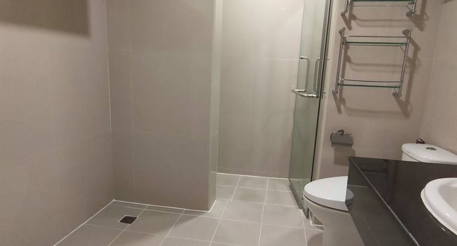 For rent 2 bedrooms condo in Bang Na, Bangkok