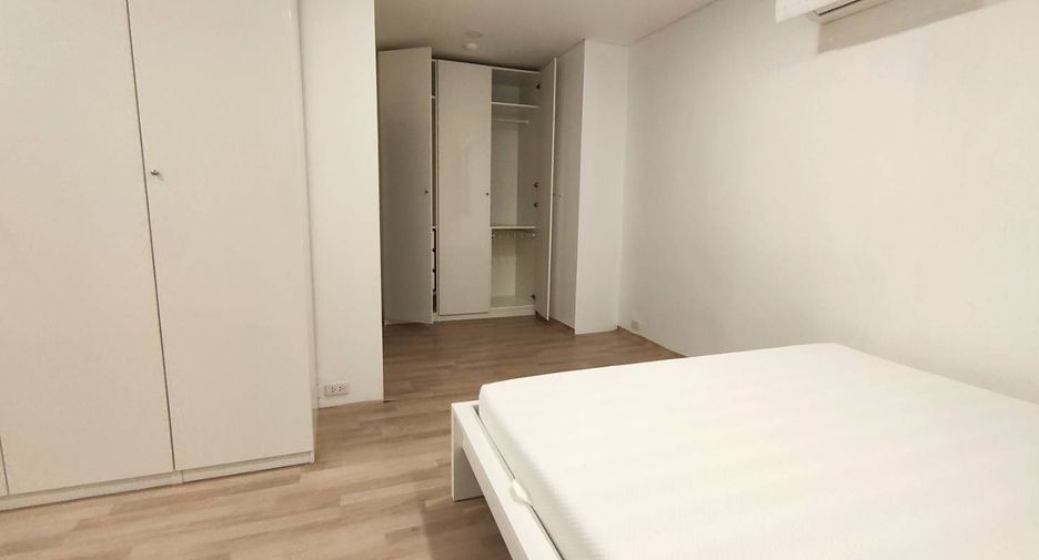 For rent 2 bedrooms condo in Bang Na, Bangkok