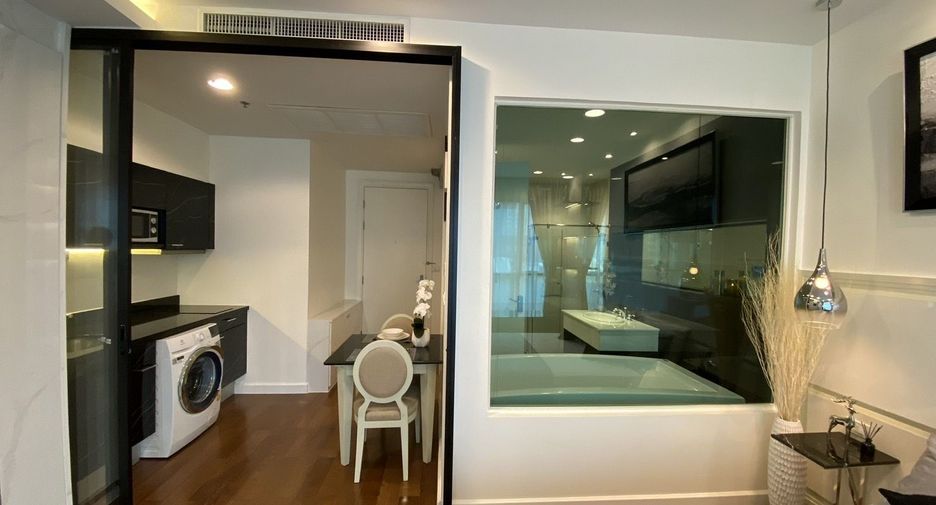 À louer studio condo à Pathum Wan, Bangkok