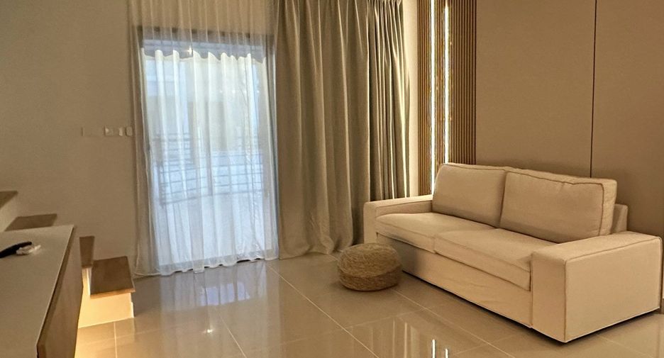For rent 3 bedrooms townhouse in Bang Phli, Samut Prakan