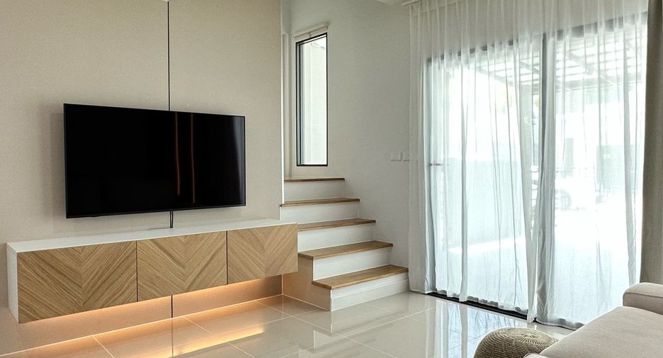 For rent 3 bedrooms townhouse in Bang Phli, Samut Prakan