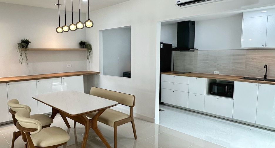 For rent 3 bedrooms townhouse in Bang Phli, Samut Prakan