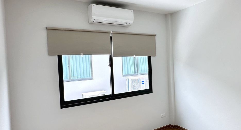 For rent 3 bedrooms townhouse in Bang Phli, Samut Prakan