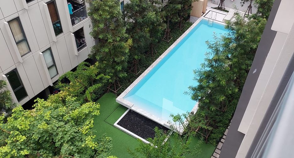 For rent 2 bedrooms condo in Huai Khwang, Bangkok