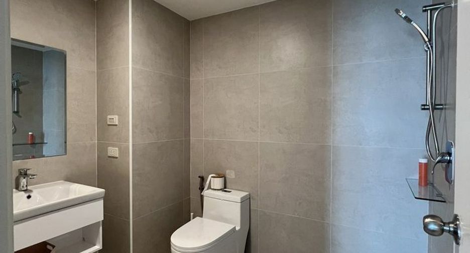 For rent 2 bedrooms condo in Yan Nawa, Bangkok