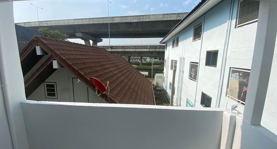 For sale and for rent 3 bedrooms retail Space in Taling Chan, Bangkok