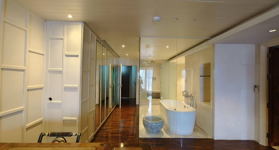 For sale and for rent 2 bedrooms condo in Bang Rak, Bangkok