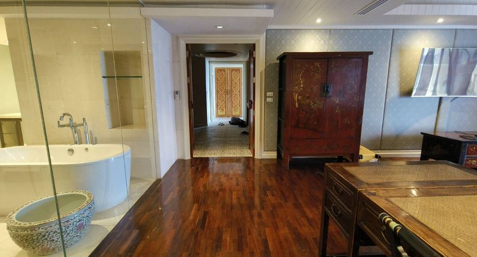 For sale and for rent 2 bedrooms condo in Bang Rak, Bangkok