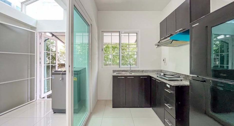 For rent 3 ベッドルーム house in Chom Thong, Bangkok
