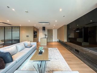 For sale 3 bedrooms condo in Khlong Toei, Bangkok