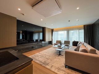For sale 3 bedrooms condo in Khlong Toei, Bangkok