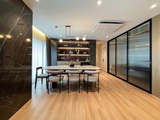 For sale 3 bedrooms condo in Khlong Toei, Bangkok