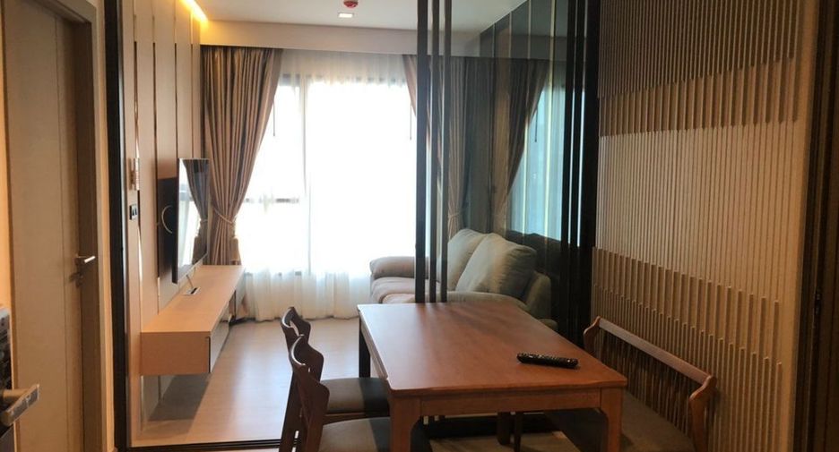 Wohnung zur Miete mit 1 Zimmer in Huai Khwang, Bangkok