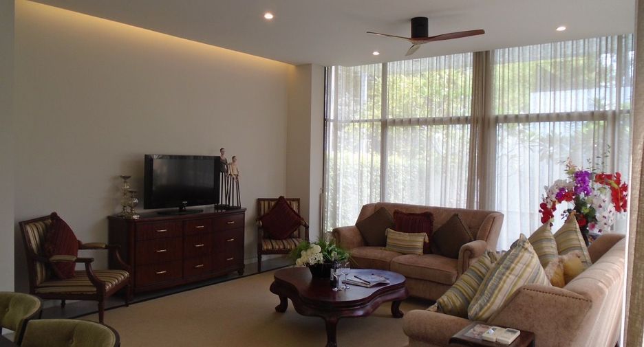 Villa en alquiler de 4 habitaciones en Watthana, Bangkok