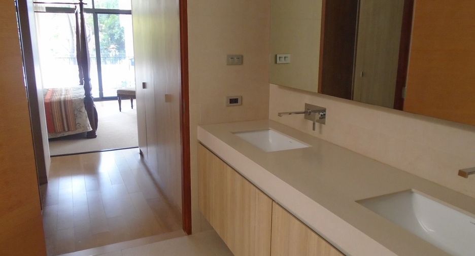 Villa en alquiler de 4 habitaciones en Watthana, Bangkok